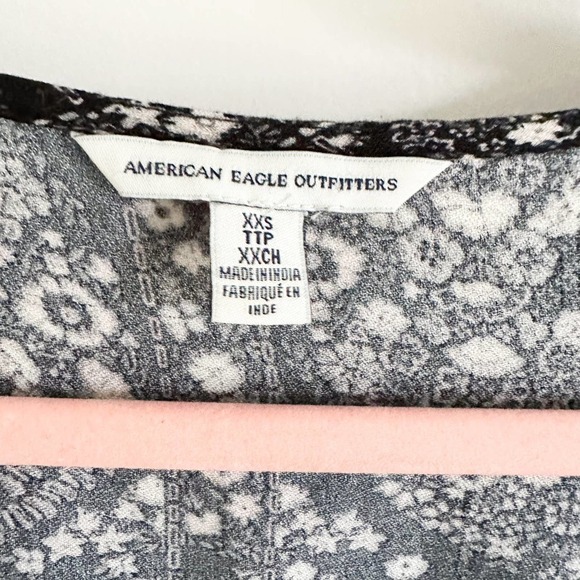 American Eagle Outfitters Black Pink Ditzy Floral Boho Romper sz XXS - Picture 10 of 13
